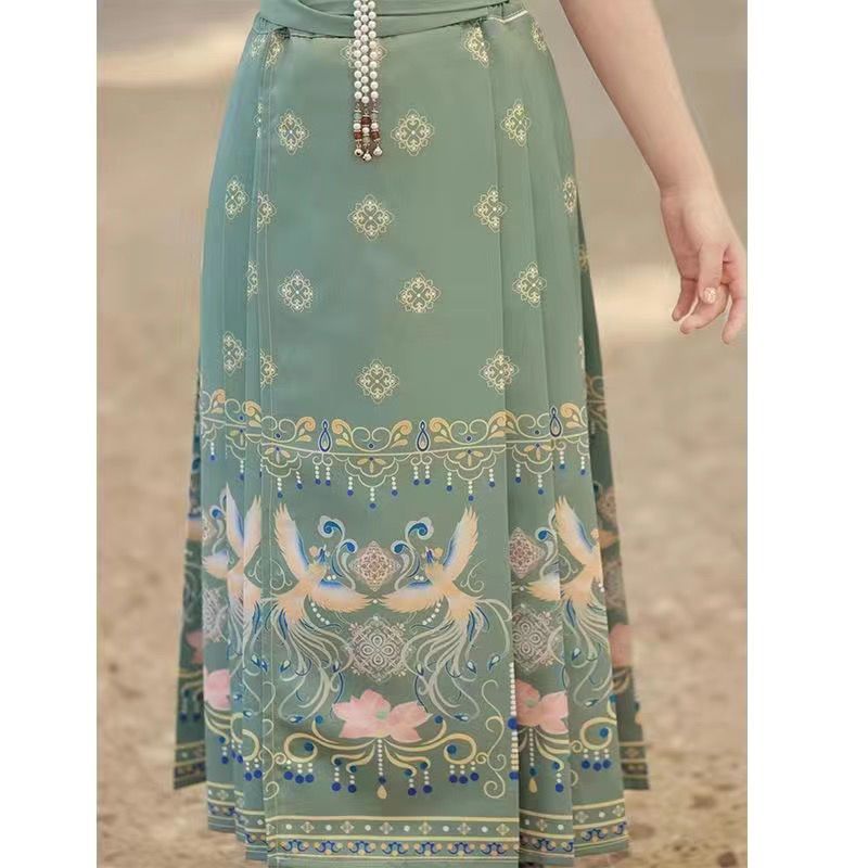 연한 녹색 말 스커트