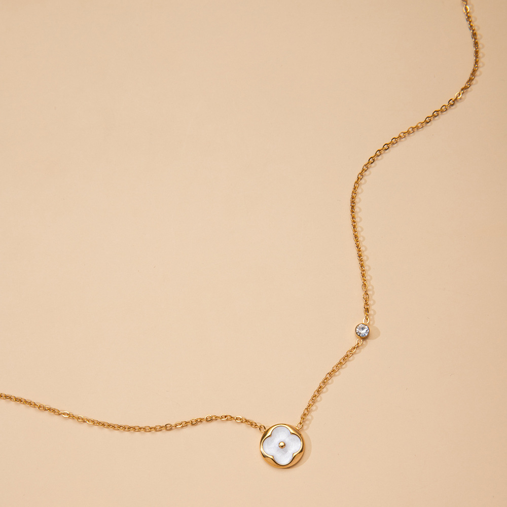 Nouveau collier en titane de style coréen avec pendentif trèfle rond, chaîne de clavicule féminine en acier inoxydable qui ne se décolore pas_voghion.com