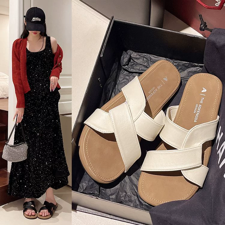 Женские летние пляжные шлепанцы с перекрестными ремешками, новинка 2025 года, французский ретро-стиль, повседневные, плоские, нескользящие