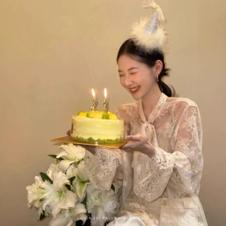 鹭青一原创漫醺法式蕾丝衬衫女秋精致睫毛边气质V领休闲上衣