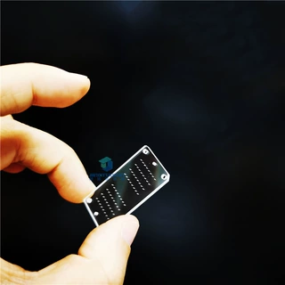 精拓新定做加工微孔石英光学玻璃 打孔玻璃片石英半棒 石英导光板