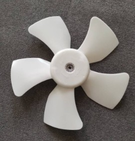 Electronic fan blade suitable for the overseas version of Nissan fan blade 16361-0H070
