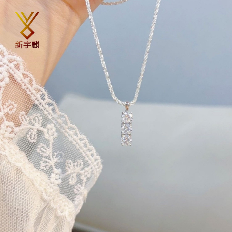 Brilliant Zircon Starry Sky Necklace for Women, Accessible Luxury Niche Design, High-End Clavicle Chain, Simple and Fashionable Style Necklace