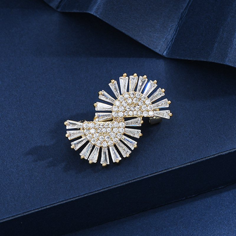 2023 nuevo vestido de diseño de personalidad anti-fuerte de luz broche fijo para mujeres polifacéticas francesas de alto nivel botón de perla