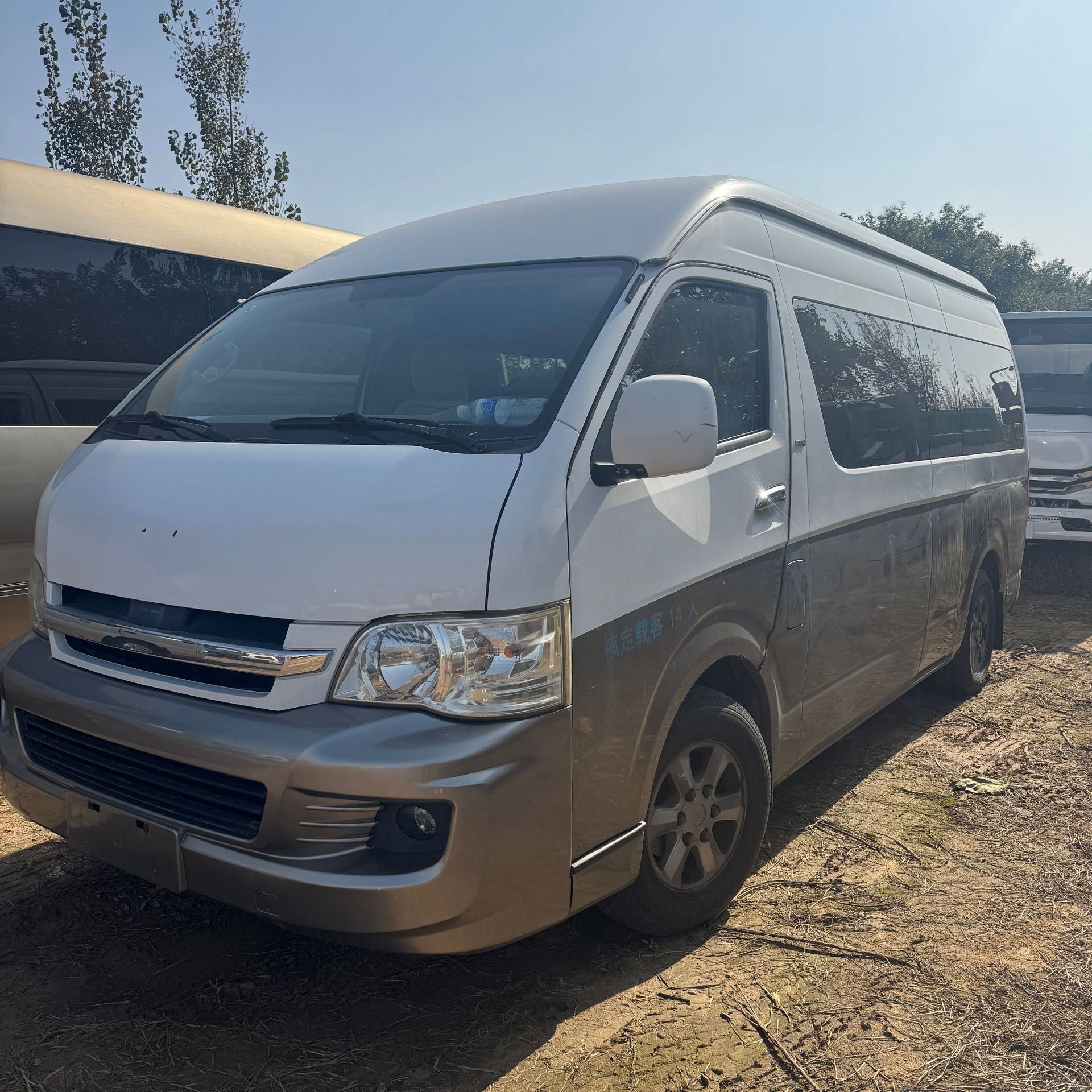 精品二手丰田海狮中巴客车跨境14座17座商务客车 商务接待通勤车