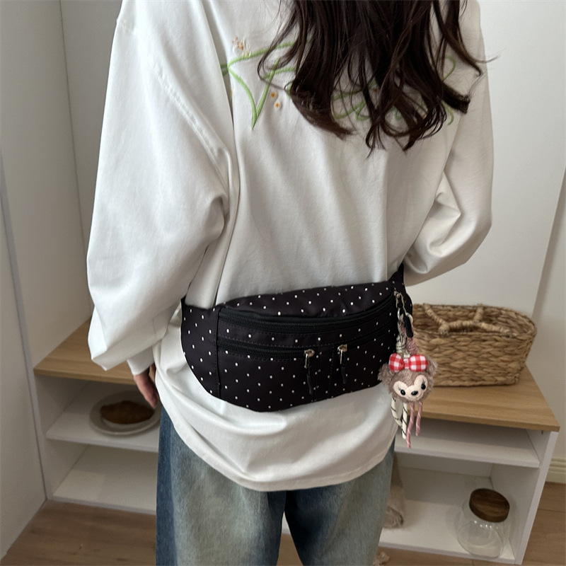 Este año, la moda fresca y dulce bolso de pecho para mujeres 2026 verano nuevo punto de onda bolso de hombro bolso de cintura de estilo extranjero