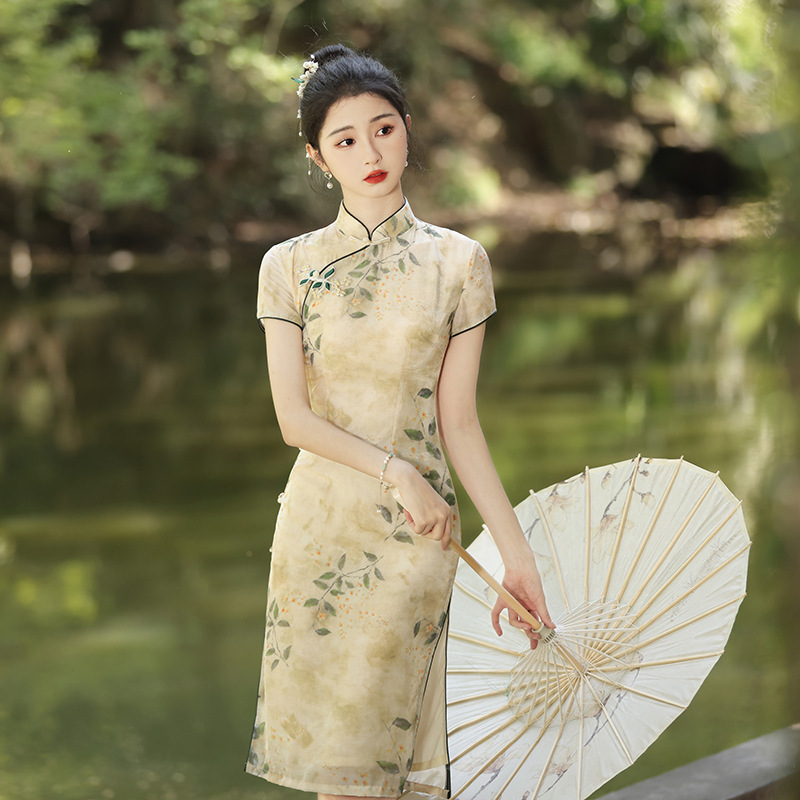 Yellow improved cheongsam summer 2023 new high-end young girl new Chinese style National Style send exam daily small