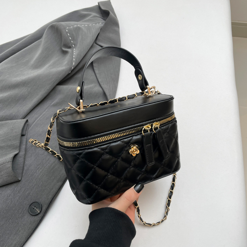 Bolsa de viento de fragancia para mujeres 2024 nuevo este año popular bolsa de caja de maquillaje cadena de diamante bolso de cubo de hombro