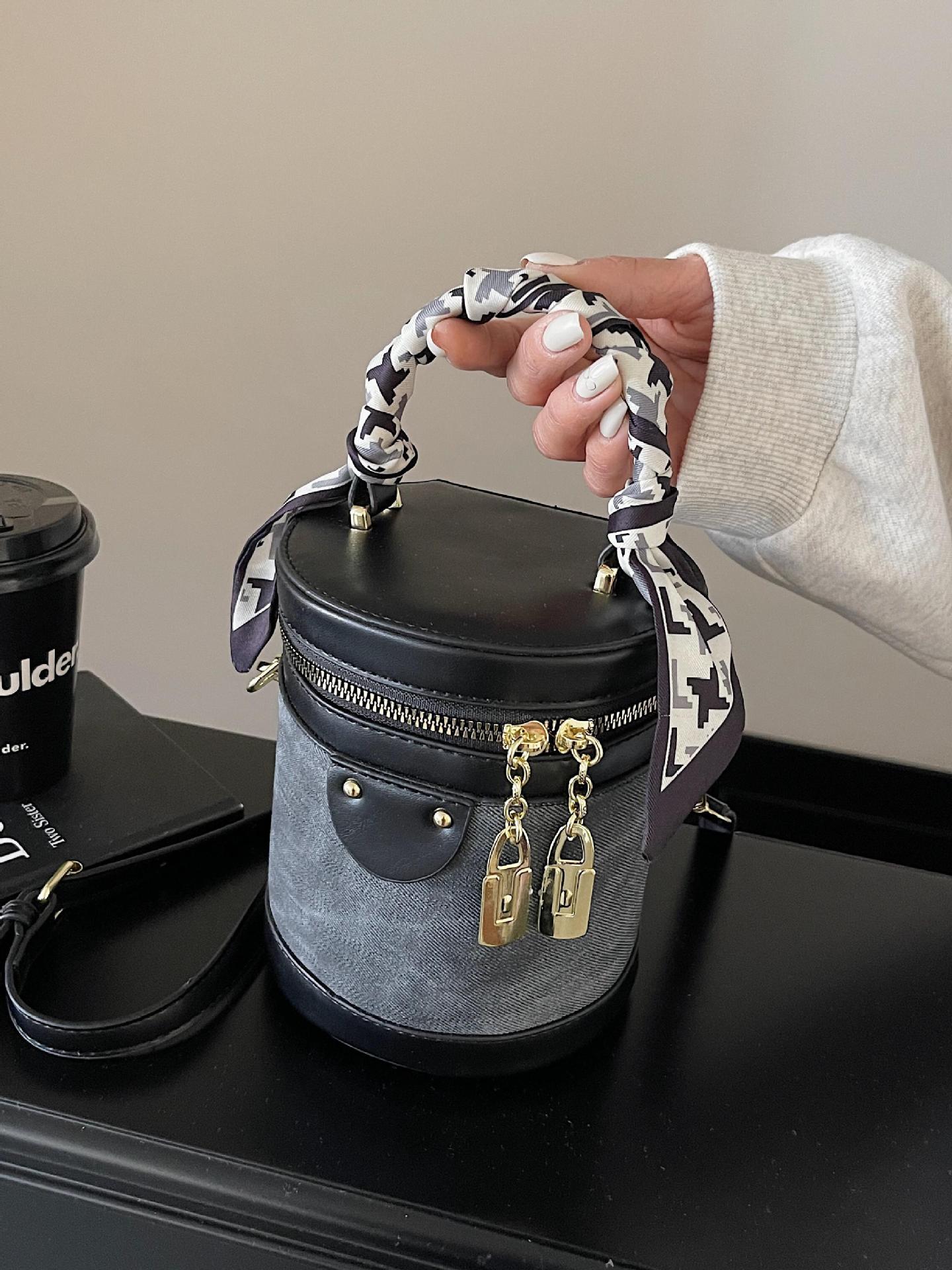 Nuevo bolso de cubo portátil de color súper fuego transfronterizo 2025 para mujer Nuevo bolso de hombro de mensajero de moda occidental para mujer