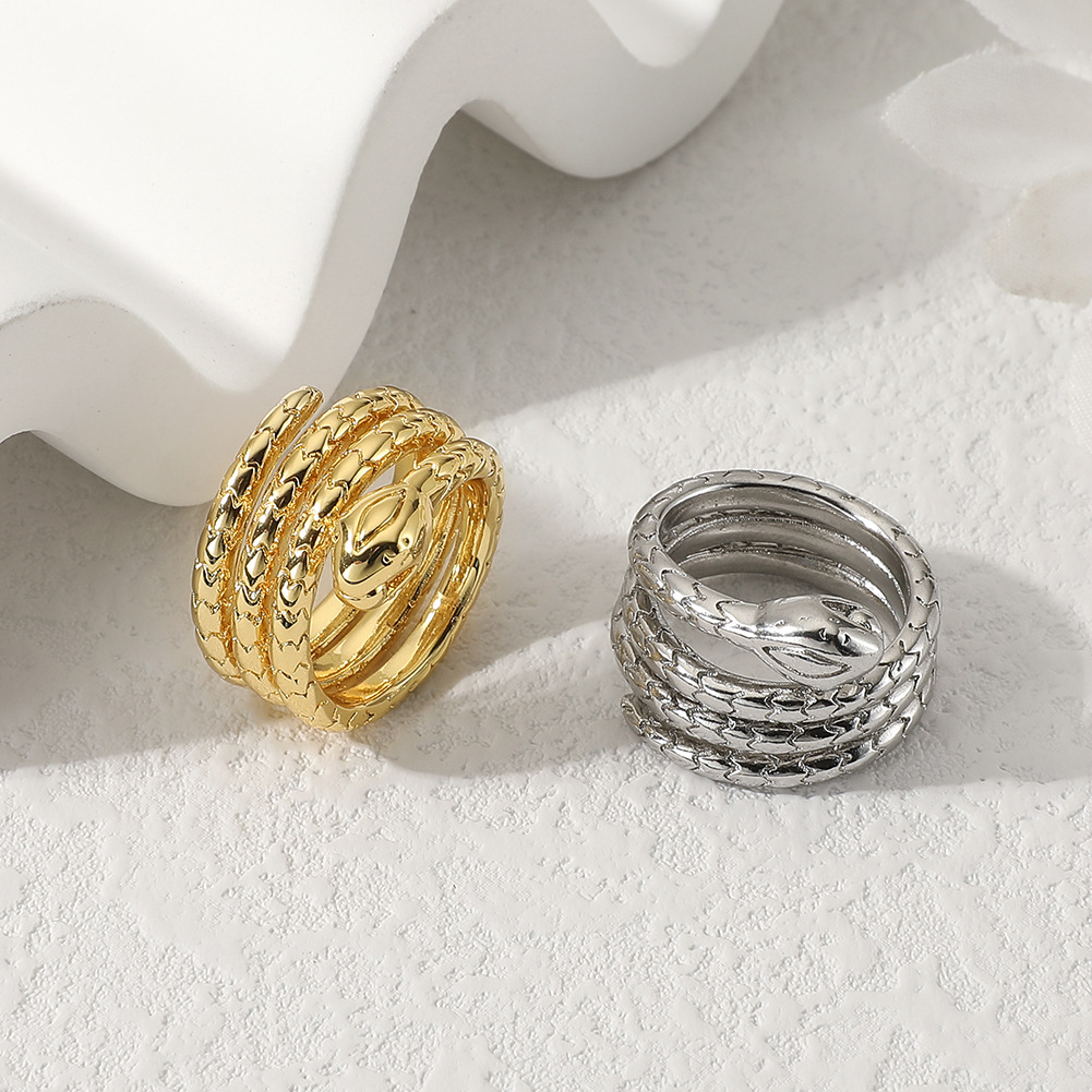 鸿玺跨境货源铜微镶简约戒指女时尚通勤蛇型手环嘻哈时尚小众指环