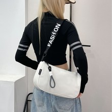 �r��ţ����Ӱ�Ůʿ������б���С���OӋ�ٴ����e�\���L�μ��