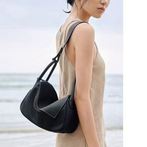 【Wang Churan's Same Style】Gongxuan Yuanbao Bag Made of Top-Layer Cowhide, Pillow Bag, Single Shoulder Crossbody Bag, Commuter Underarm Bag, Trendy