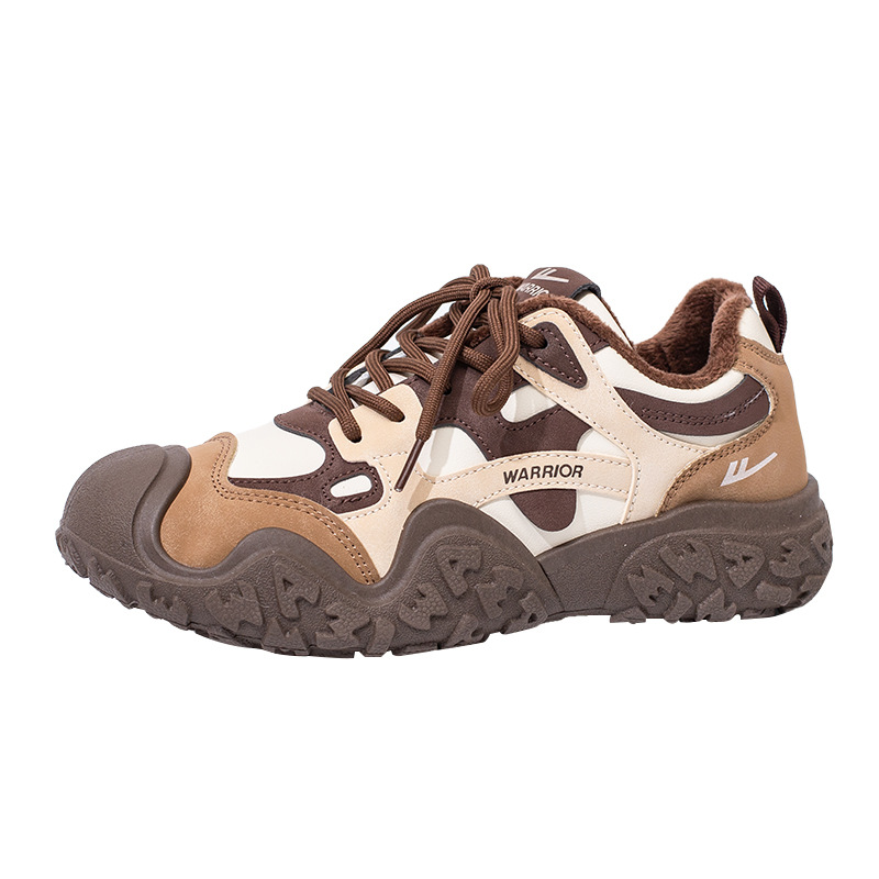 Zapatos deportivos transpirables en polvo de fresas de malla al aire libre zapatos casuales de papá feos zapatos de cabeza japoneses ligeros