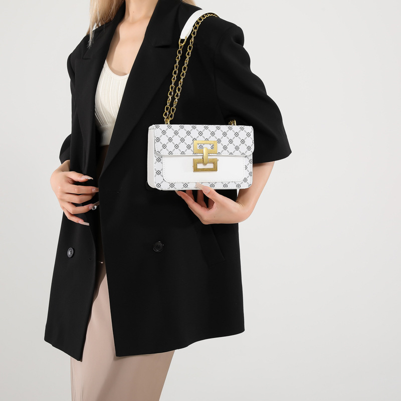 Bolsos de diseño de nicho de alto nivel para mujeres 2024 nueva moda cadena bolso de hombro universal bolso de mochila de estilo extranjero