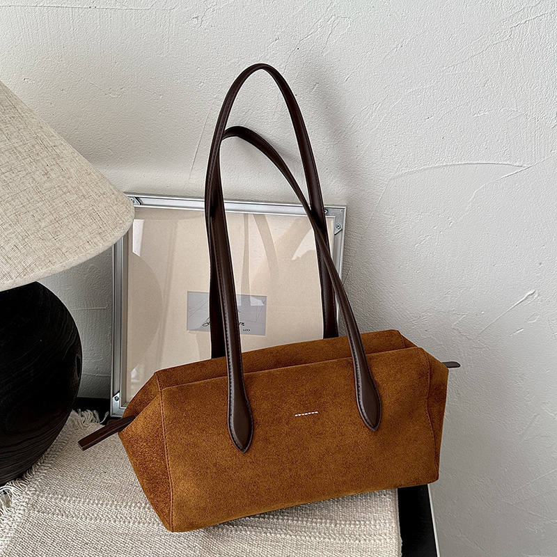 Korean retro niche underarm Boston bag for women, autumn large capacity minimalist commuter versatile shoulder tote bag