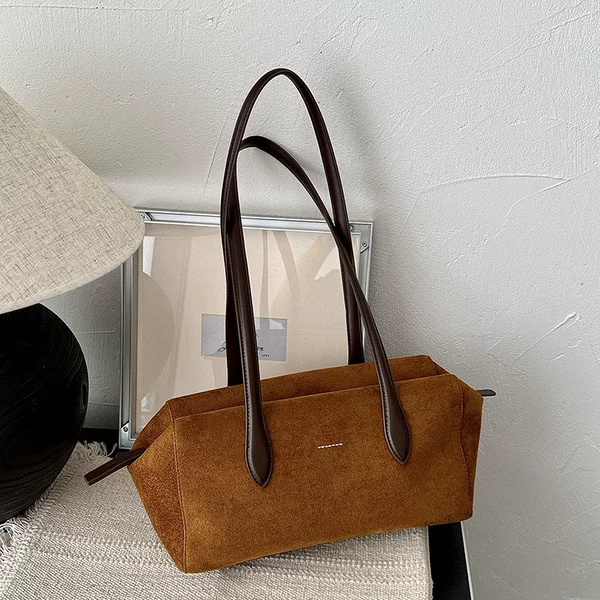 Korean retro niche underarm Boston bag for women, autumn large capacity minimalist commuter versatile shoulder tote bag
