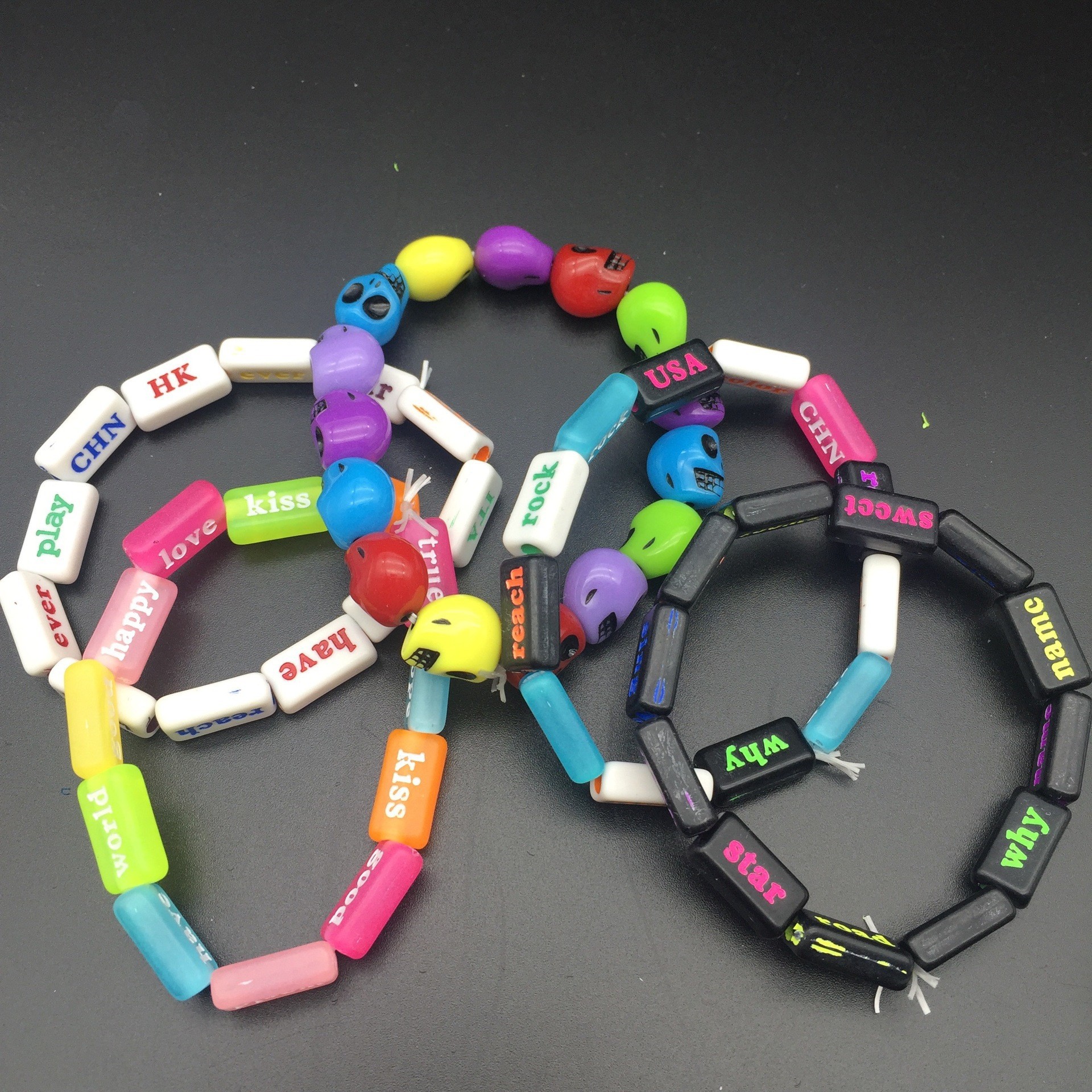 Kandi EDM Electronic Music Festival sent the bracelet hand string…