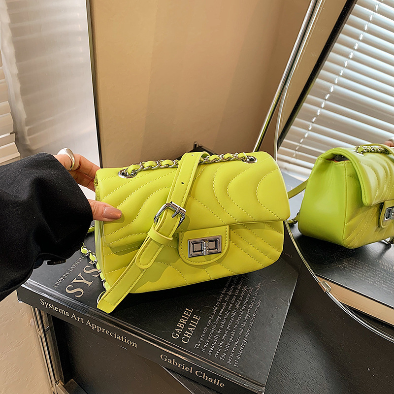 Bolsos de cadena de moda de comercio exterior para mujer 2025 nuevo bolso de hombro con textura de todo fósforo de alta calidad