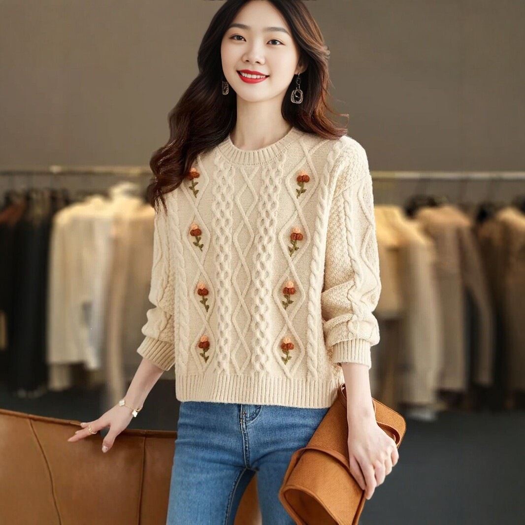 Retro cable knit embroidered sweater for women, autumn and winter 2026 new style, heavy-duty crochet knit top, plus size inner layer.