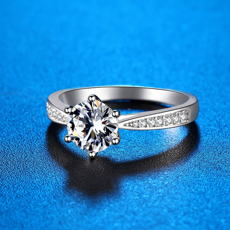 Classic wedding ring, silver 925 sample, one carat