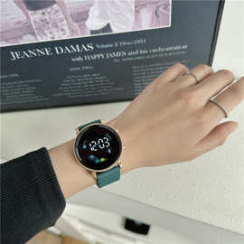 绿色森系ins高颜值学生夜光电子手表男女小众黑科技时尚潮流运动