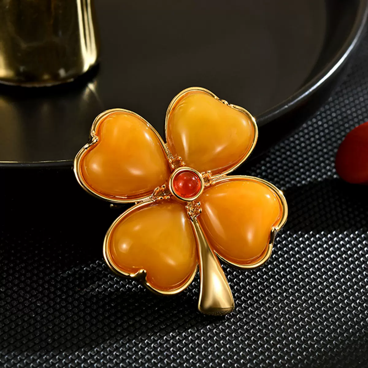 简约爱心四叶草胸针玛瑙轻奢高档配饰胸花复古别针防走光领针饰品