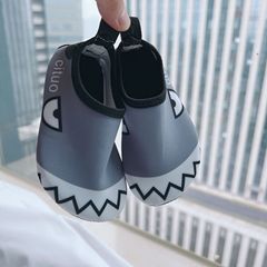 Boys and children beach shoes shark barefoot diving shoes baby swimming wading shoes and socks non-slip and anti-cut river shoes