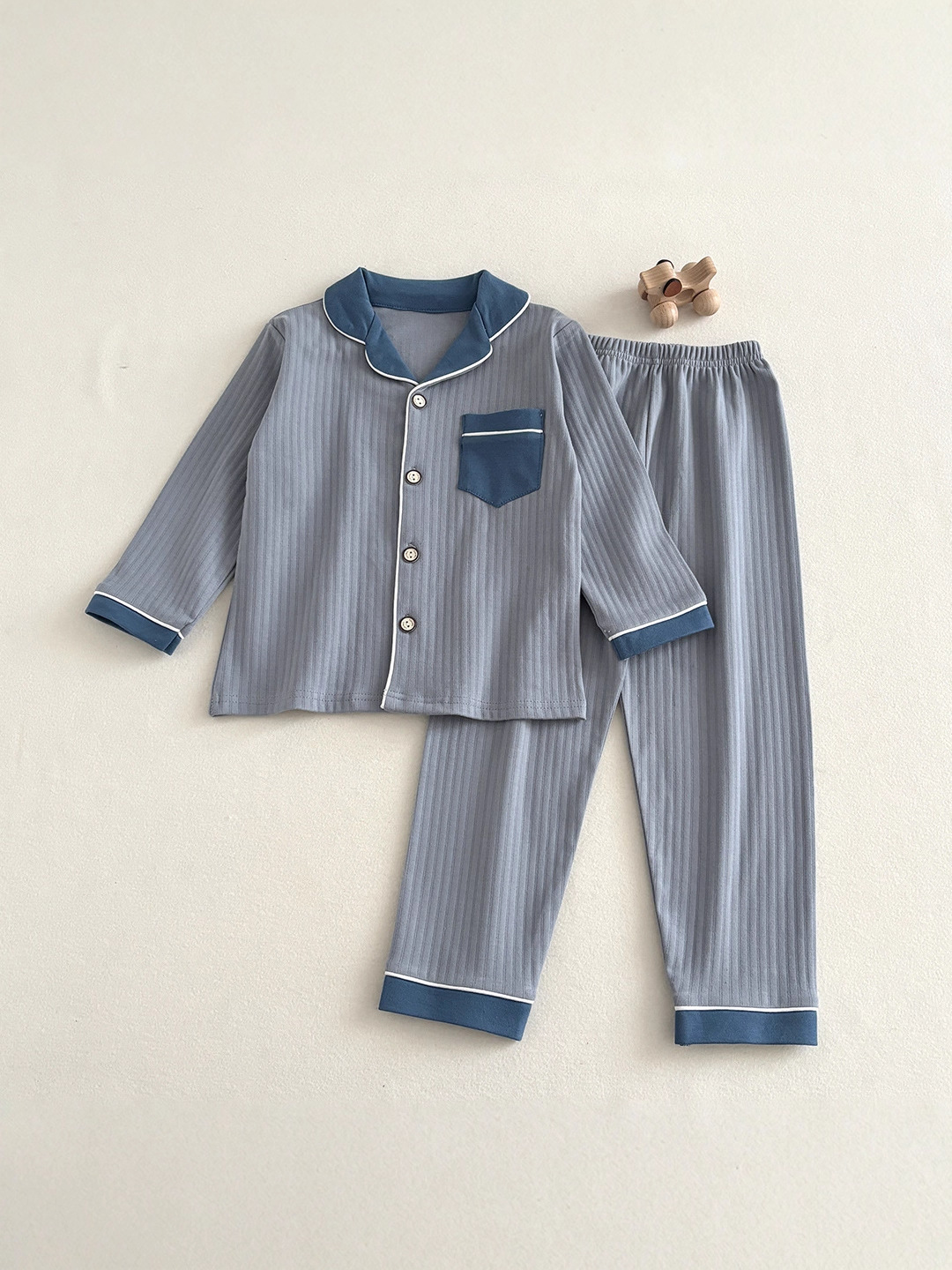 Pijamas de otoño y invierno para niños 40 algodón antibacteriano peinado cardigan de manga larga con collar conjunto de ropa de hogar para hombres y mujeres