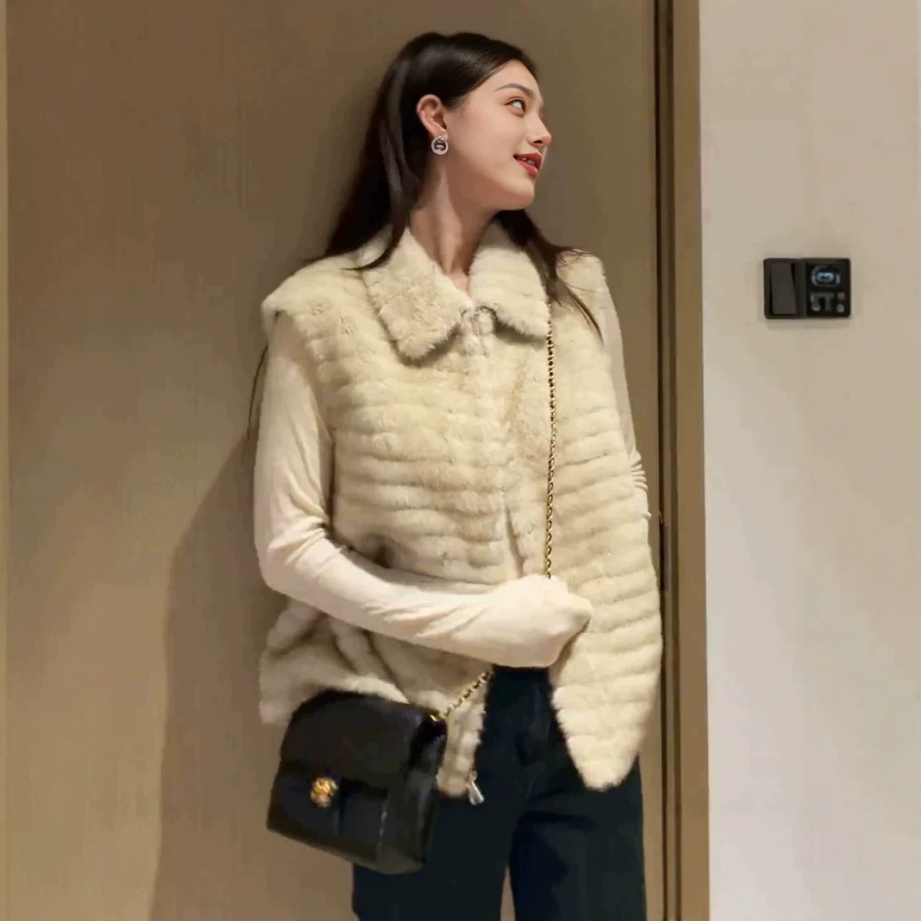 翻领纹理无袖毛毛马甲女2026秋冬新款高级感宽松百搭显瘦马夹上衣