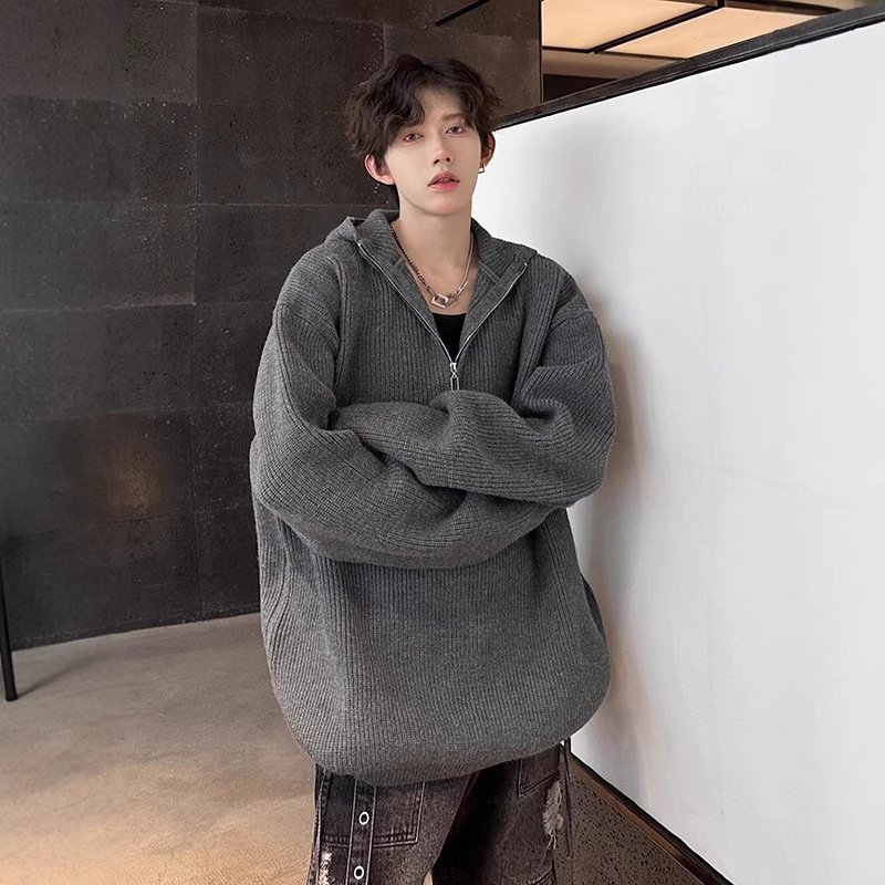 Colored winter sweater with zipper with hood