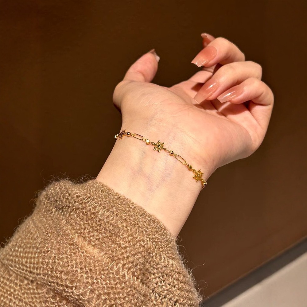 Minimalist & Stackable Layered Bracelets, Lightweight And Comfortable. Hypoallergenic, Kind To Sensitive Skin. A Subtle Way To Elevate Your Daily Look_voghion.com