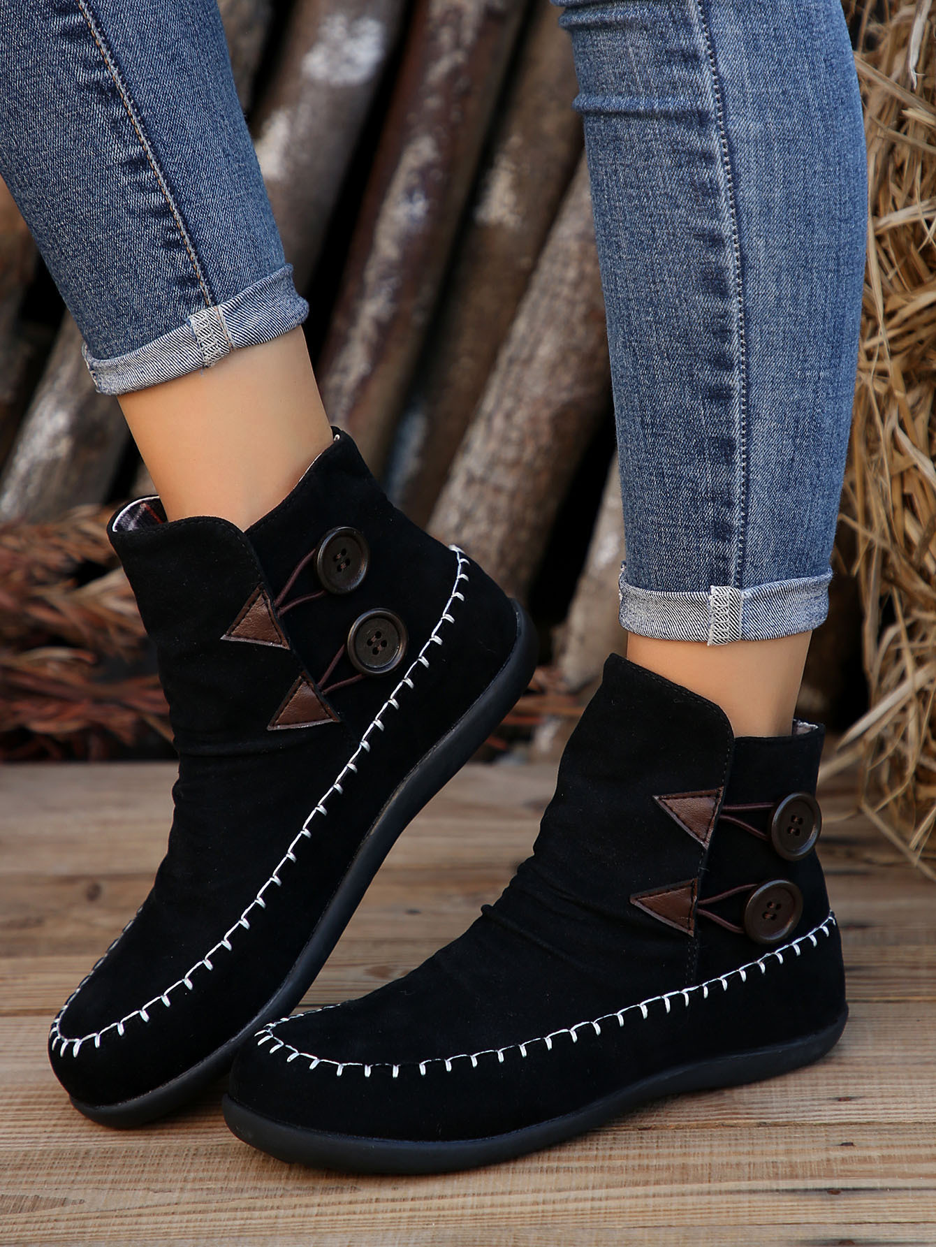 Women's Vintage Style Solid Color Round Toe Martin Boots display picture 1