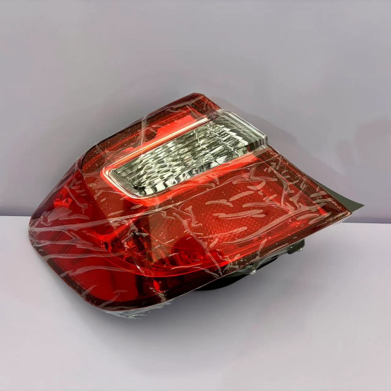 Suitable for 06-20 Toyota Camry rear tail lamp assembly left and right brake reversing lamp cover shell turn signal