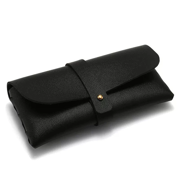 Thin black buckle
