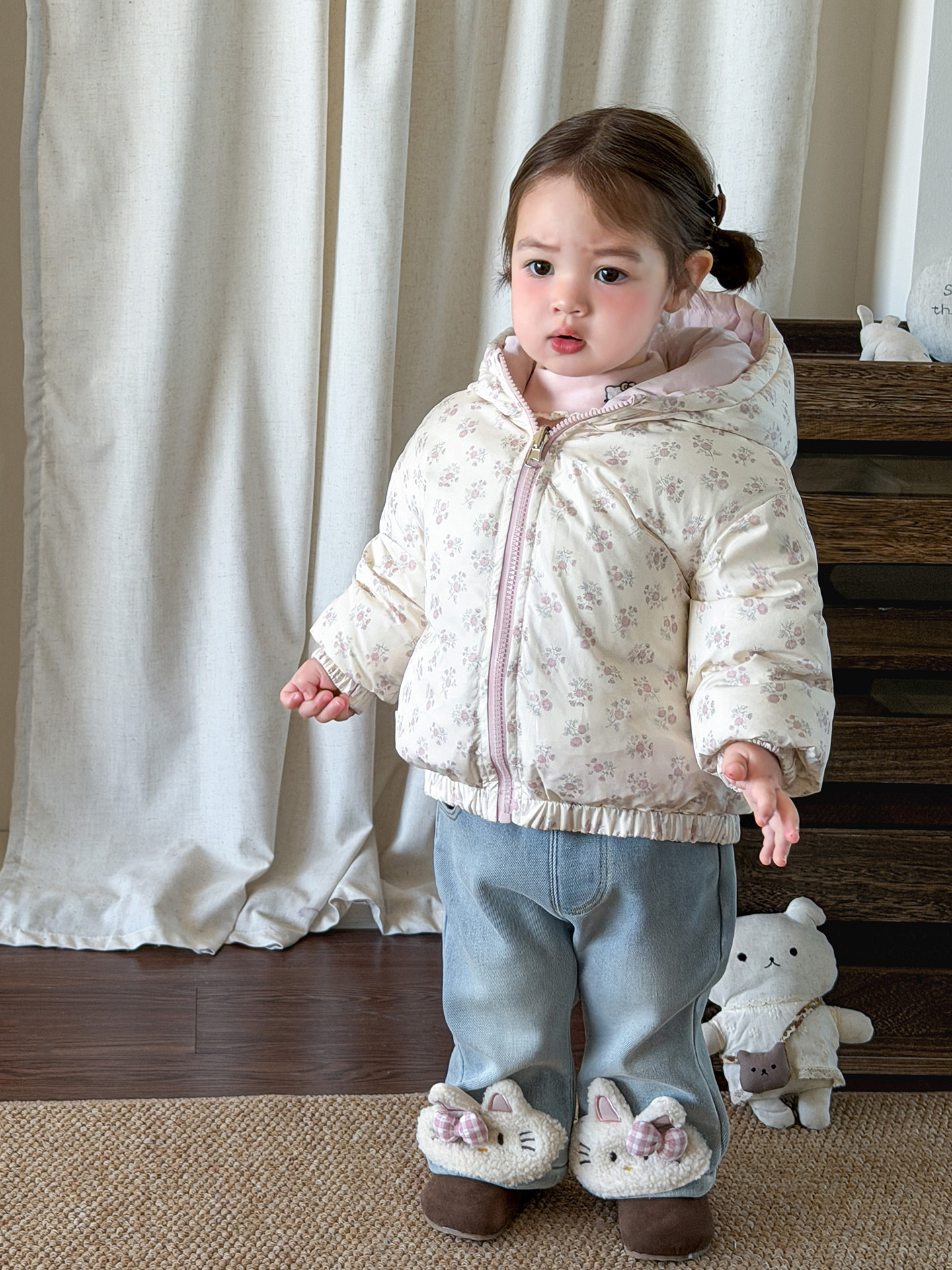 Ropa de niños de canela de pera chaqueta de invierno de niñas 90 chaquetas blancas de doble cara de ropa de bebé de un año de edad