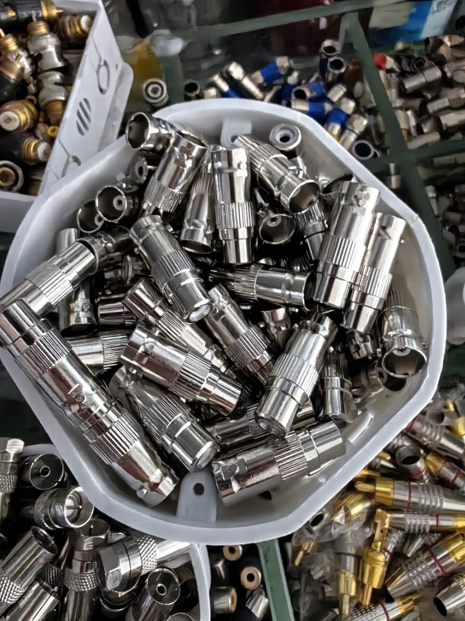 RCA母头转BNC母视频转接头