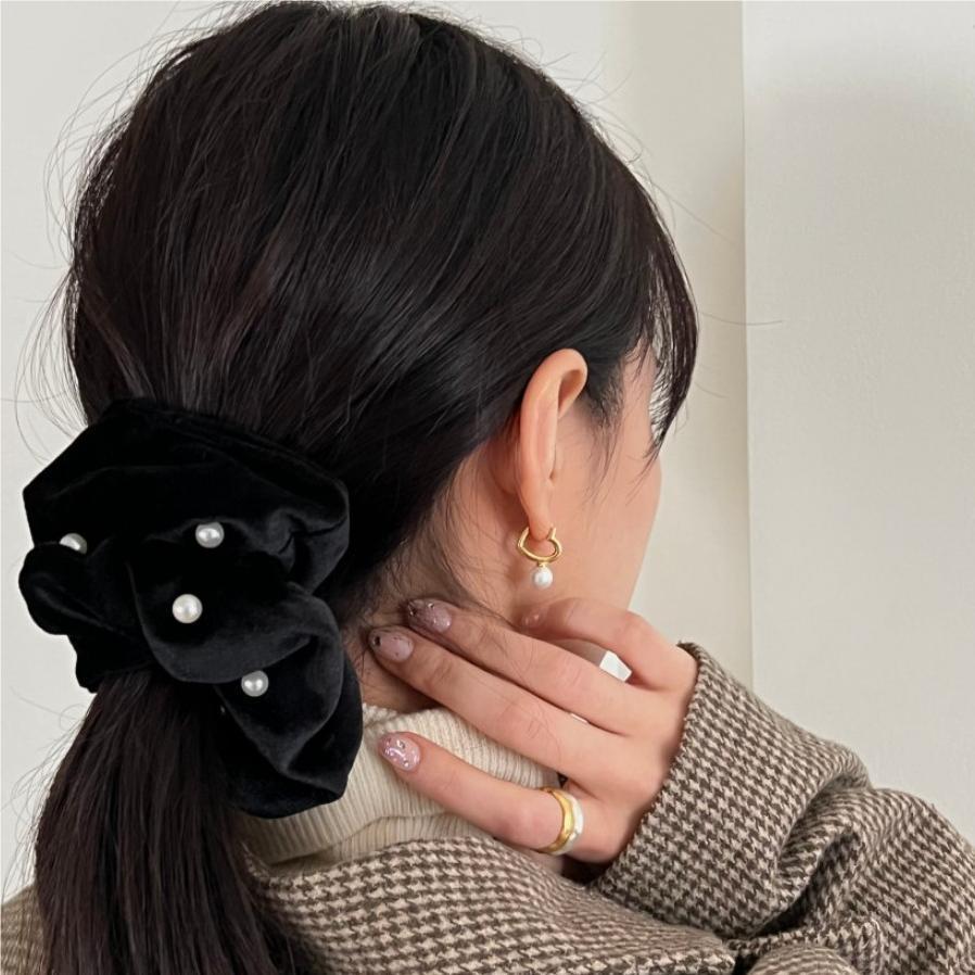 Title 4, Kadın 925 Ayar Gümüş İnci Kalp Küpeler. Zamansı...