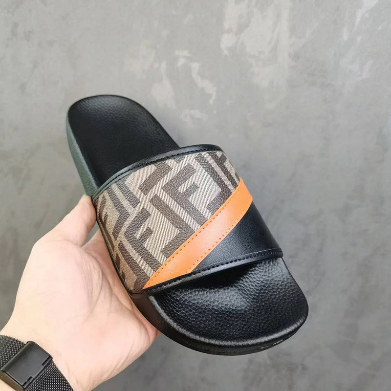 어두운 갈색