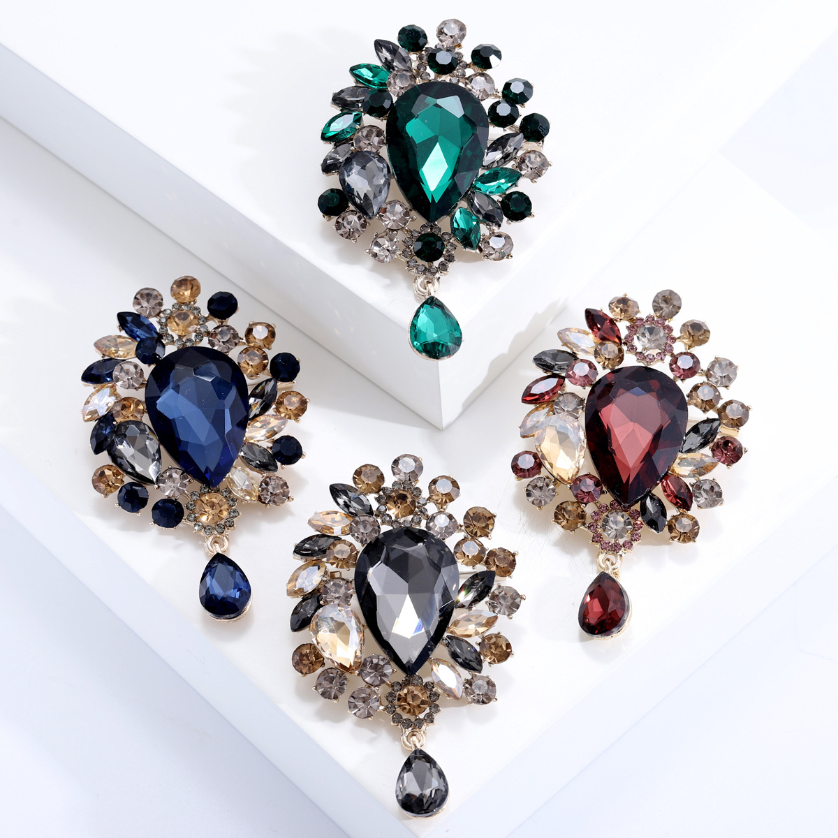 European and American Retro Luxury Super Flash Crystal Brooch Fashion Fur Coat Corsage Creative Pendant Crystal Pin Jewelry