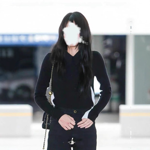 jennie������ͬ��ڰ�ƴɫ���I����ȴ�����Ů�＾����ᘿ�����