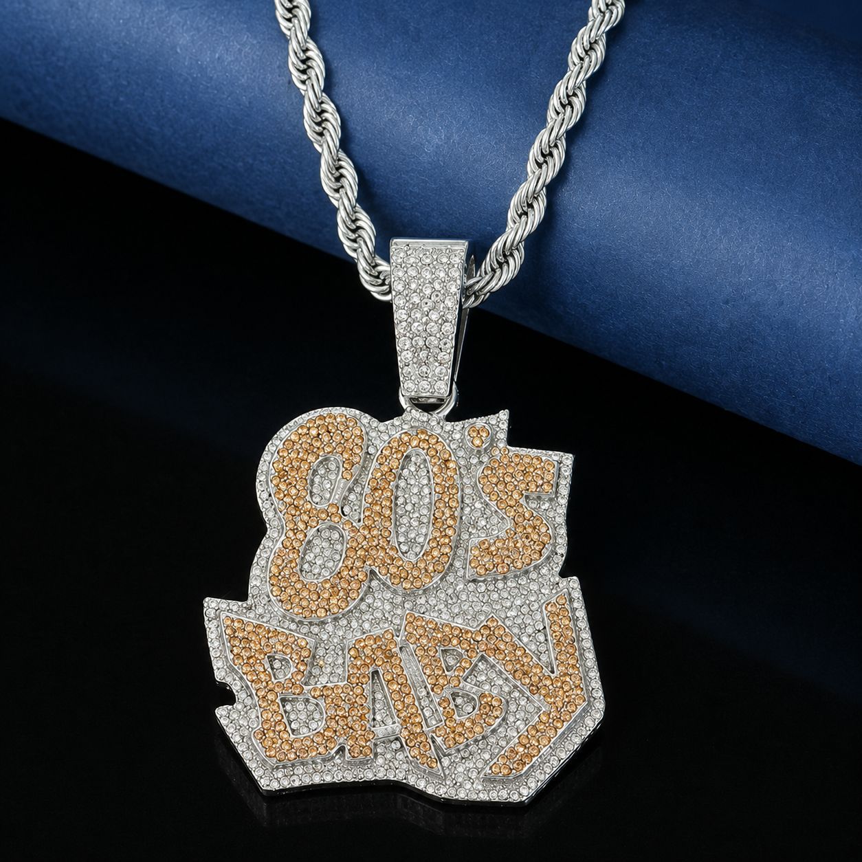 Moda europea y americana nueva fuente transfronteriza 80's Baby colgante de letras inglesas lleno de circón hip-hop pareja collar