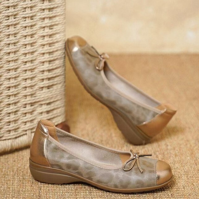 2026 new style color-blocked low-heeled shallow-toe women's summer flat shoes, soft-soled and soft-faced slip-on shoes 2026 new style color-blocked low-heeled shallow-toe women's summer flat shoes, soft-soled and soft-faced slip-on shoes