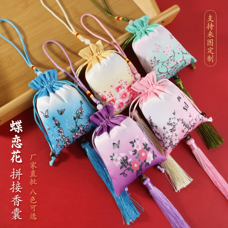 Саше саше мешки оптом на фестивале лодок-драконов