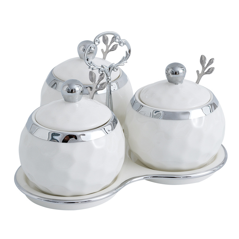 Luz de lujo borde plata tarro de condimento traje hogar botella de condimento de cerámica con tapa sal MSG Jar cocina combinación de almacenamiento