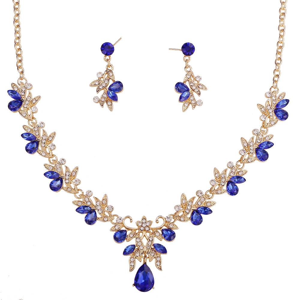 560g Weight Jewelry Set Classification Hair Accessories Earrings Necklace Quantity Holiday, Festival Occasion Artificial Crystal Material Solid Color Pattern All Seasons Season Women's Gender Queen, Shiny Style Hair Accessories Earrings Necklace Queen Shiny Solid Color Artificial Crystal Women's Jewelry Set 18