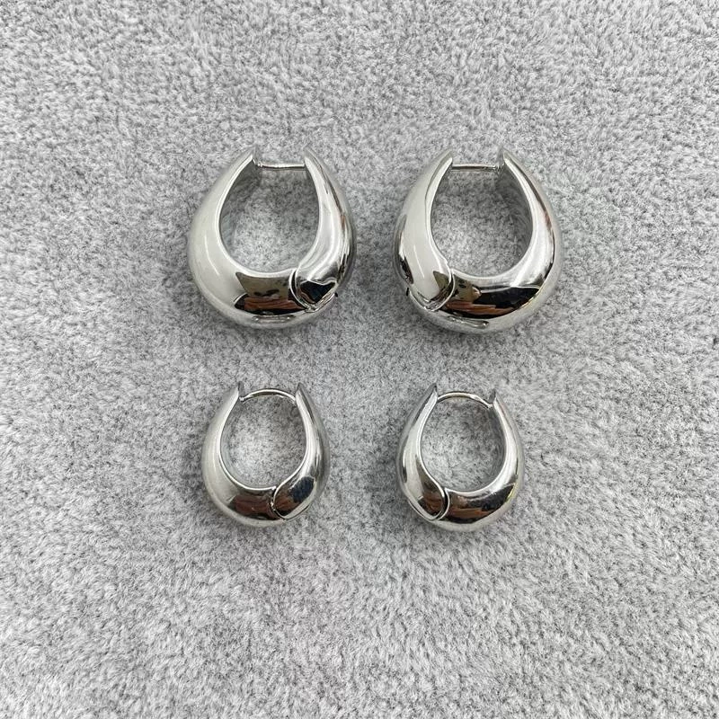 Three dimensional small earrings, European style