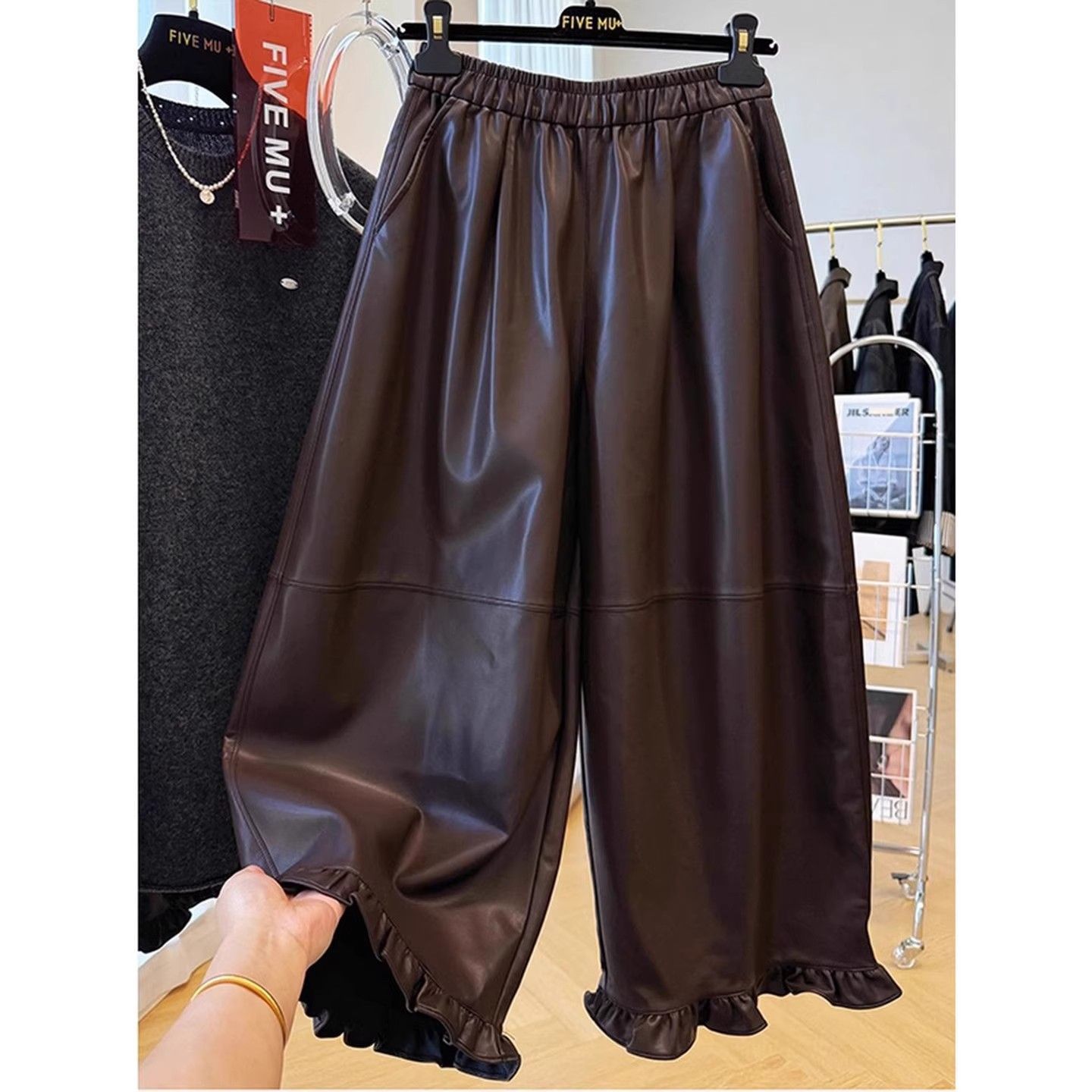 高级独特别致松紧腰木耳边休闲皮裤秋季宽松阔腿直筒九分裤咖色