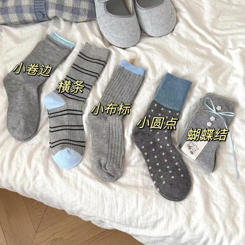秋冬の女性の靴下の灰色の青い系のinsの韓国版は簡単に色を合わせて縁の丸い点を巻いてやせていることが現れます。|undefined