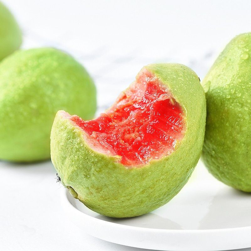 guava fresh Red Guava Fragrant and sweet guava Fujian Carmine Season fruit wholesale