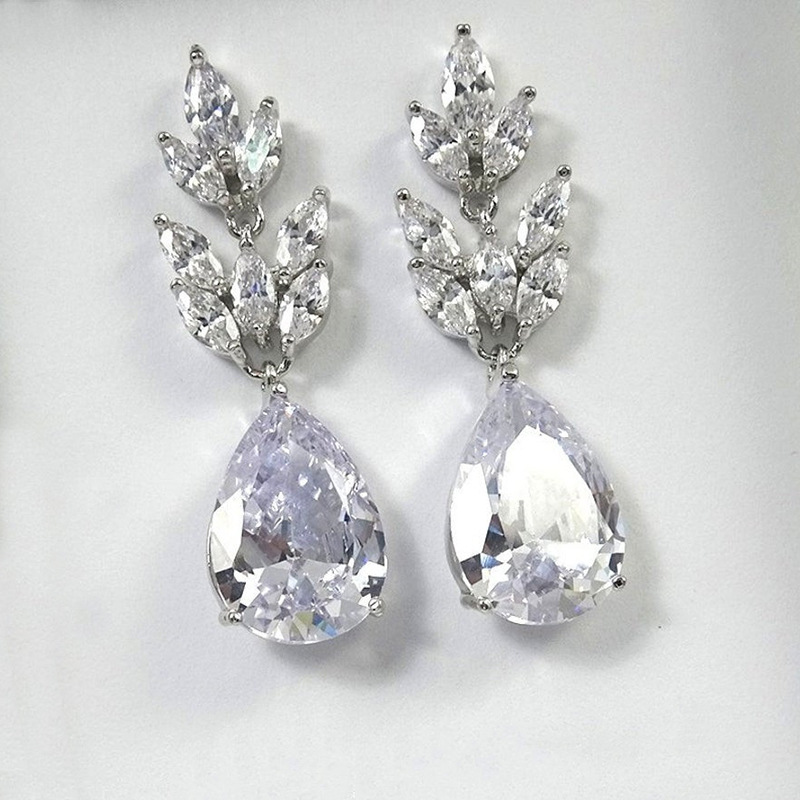 New Bridal Water Drop Pear-shaped Zircon Hanging Copper Earrings Female display picture 3